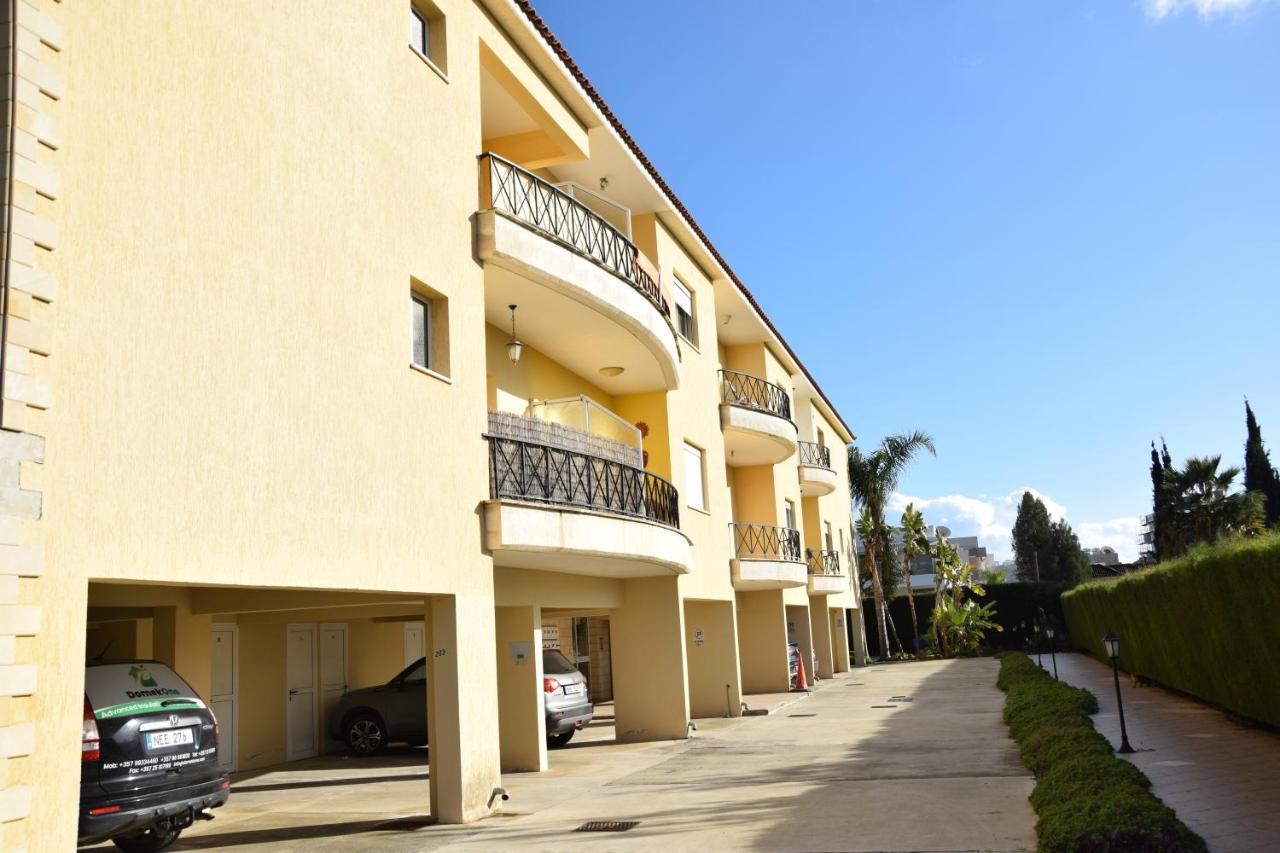 Raise Cosy Studio With Pool In Limassol Luaran gambar