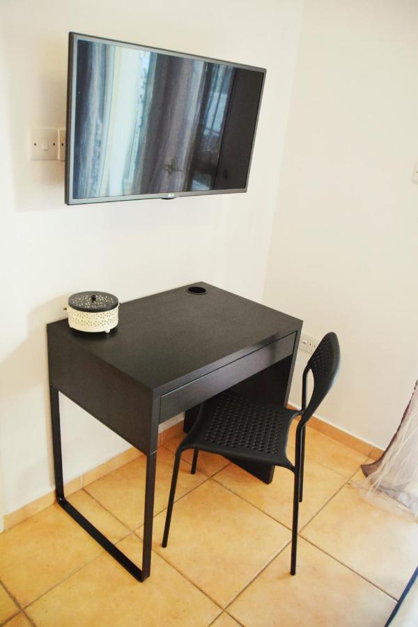 Raise Cosy Studio With Pool In Limassol Luaran gambar