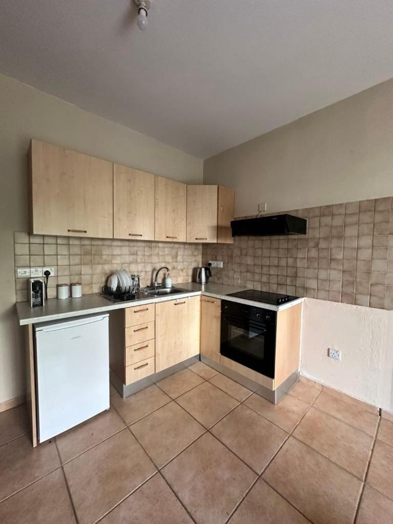 Raise Cosy Studio With Pool In Limassol Luaran gambar